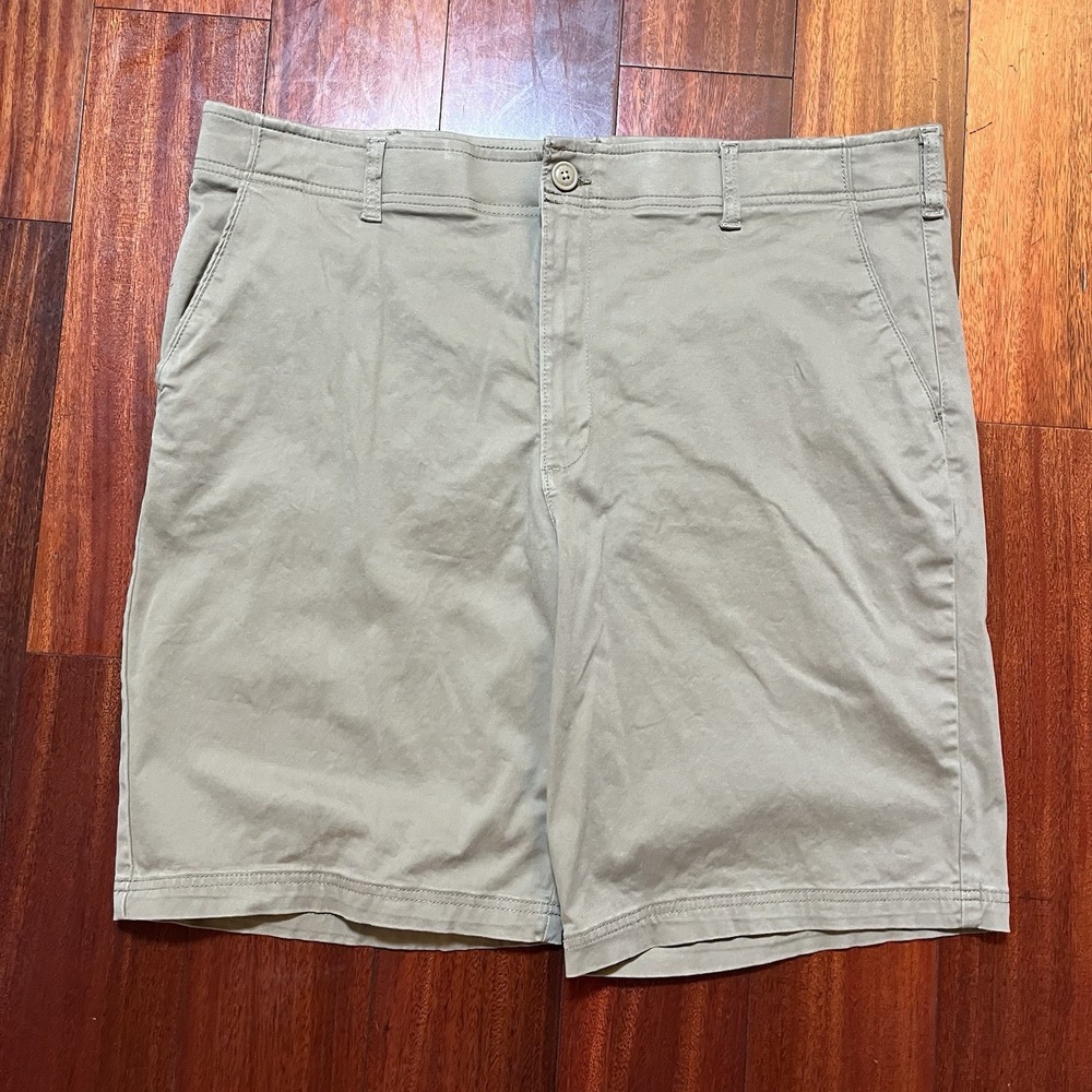 Lee Extreme Motion Shorts Mens 40 10" Inseam Tan Beige Casual Preppy Workwear